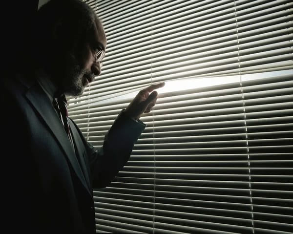 HOW BUYERS REACT WHEN YOUR BUSINESS BEATS OR MISSES FORECASTS